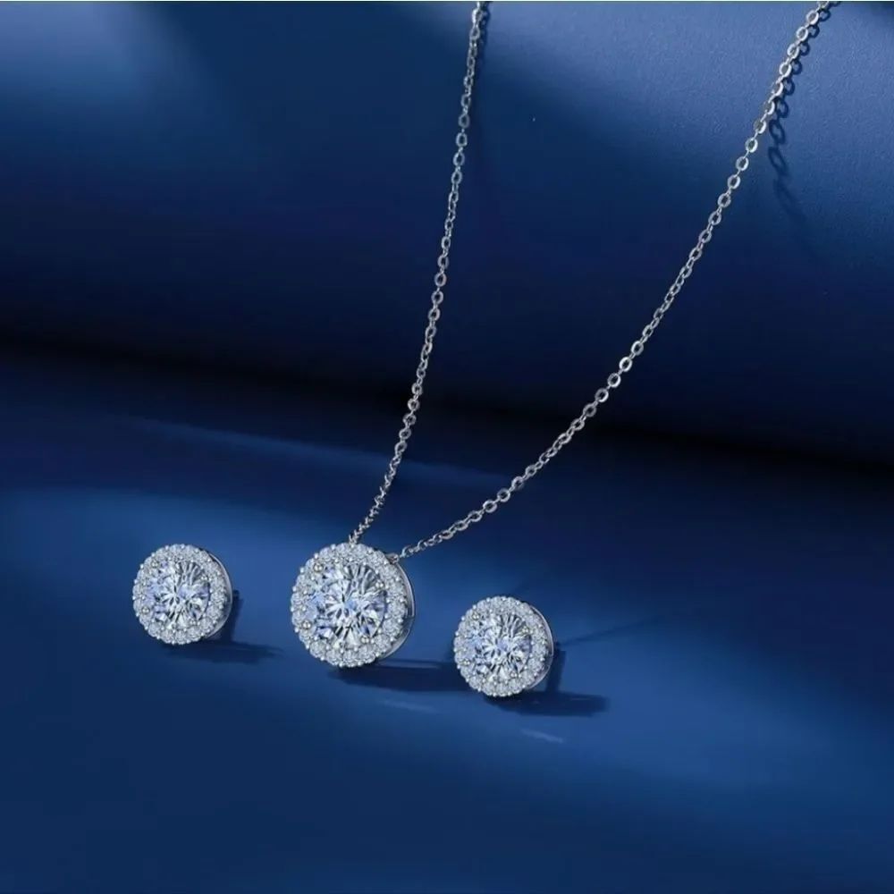 🔥⏭️NIB Cubic Zirconia Stud Earrings & Sterling Silver Pendant Necklace Set